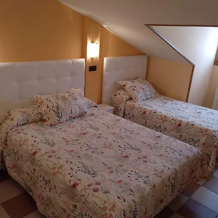 Don Jaime Ii Guest house Segovia